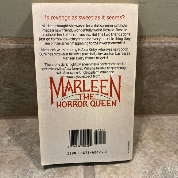 MARLEEN THE HORROR QUEEN Paperback Book LILA PERL 1987 Young Adult - Picture 3 of 8